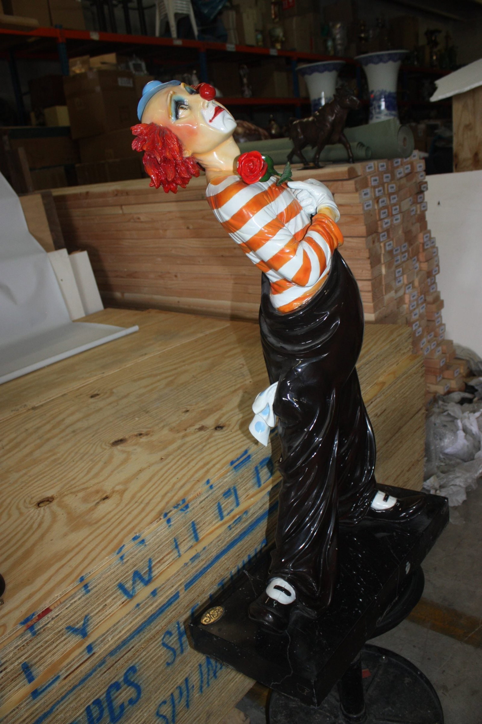 Bronze Standing Clown With Flowers Statue - 5