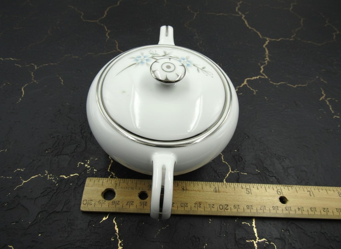 Vintage Floral Porcelain Lidded Sugar Bowl Fine China Made in Japan - 7