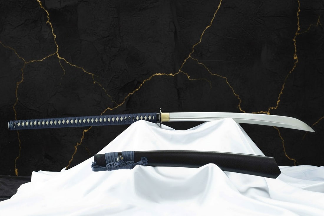 50" Long Handle Naginata T10 Steel Sharp Japanese Samurai Polearm Sword: Title:50" Long Handle Naginata T10 Steel Sharp Japanese Samurai Polearm Sword Description:This traditional 50-inch Naginata is a battle-ready, functional sword hand-forged from T10 high carbon steel.