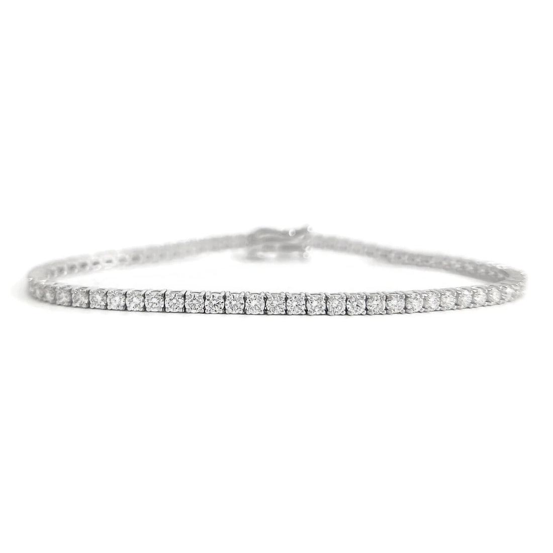 Round Diamond Tennis Bracelet 14K White Gold, 7 Inches, 3.65 CTW: Round Diamond Tennis Bracelet 14K White Gold, 7 Inches, 3.65 CTW This is a lovely classic tennis bracelet! Please let us know if you have any questions :) Diamonds: 71 round brilliant cuts, 3.65 ctw,