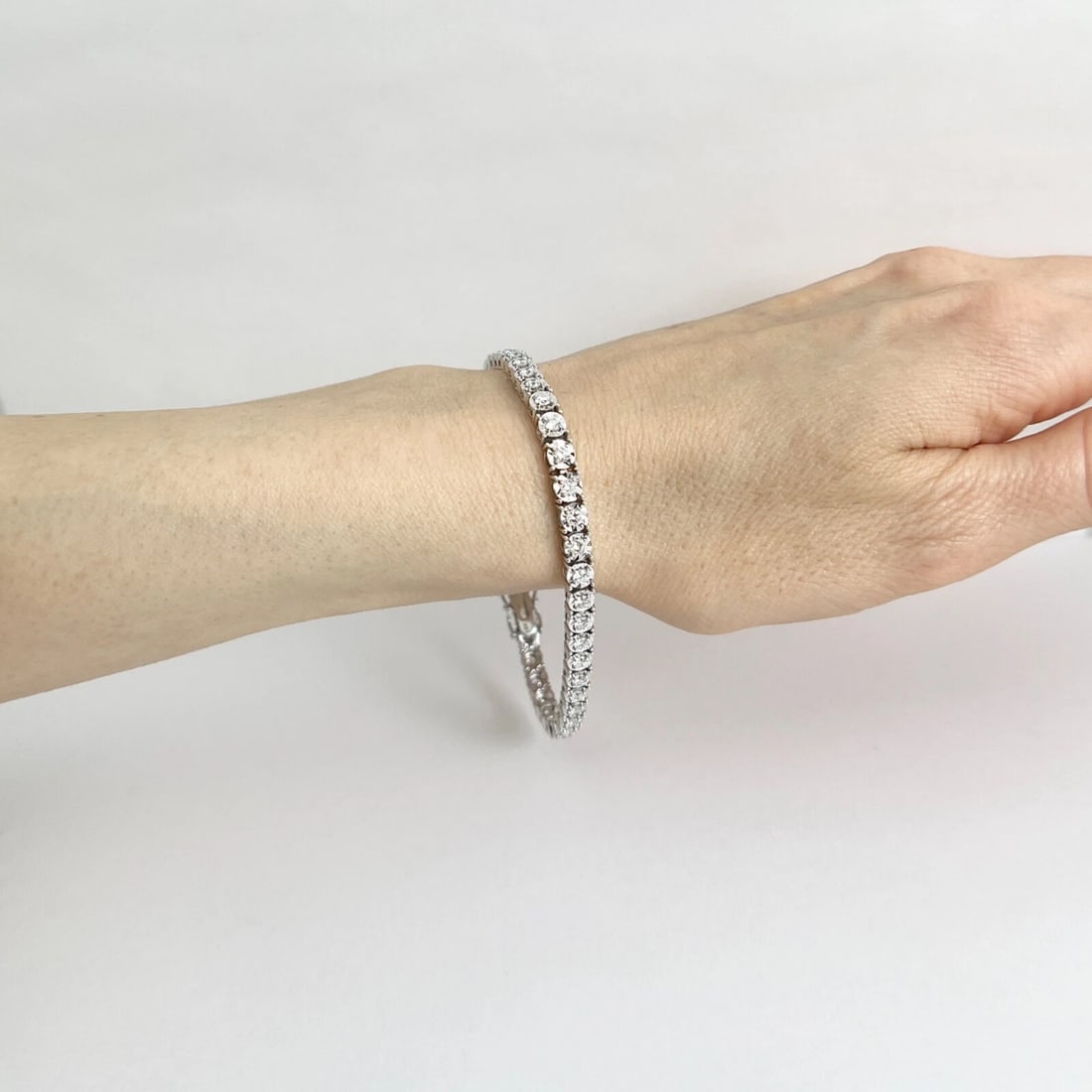 Round Diamond Illusion Set Tennis Bracelet 14K White Gold, 7.5 Inches, 2.85 CTW - 4