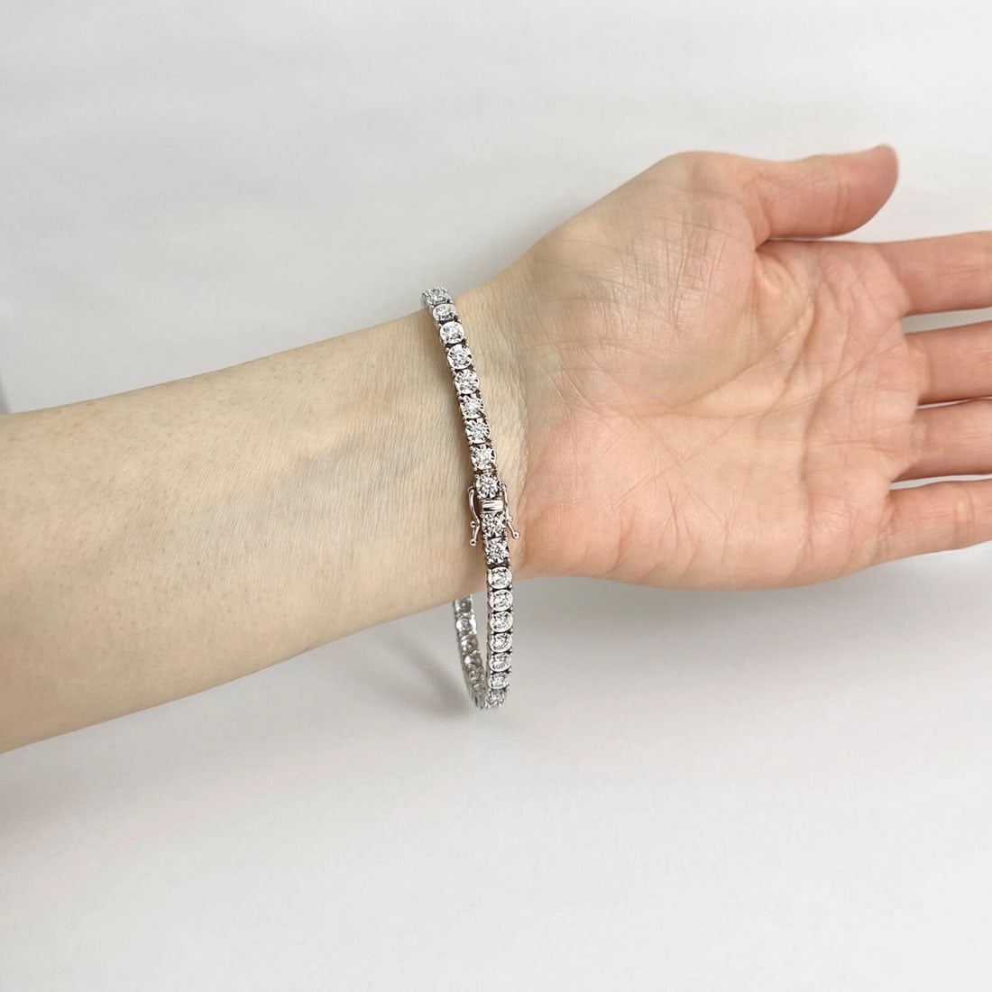 Round Diamond Illusion Set Tennis Bracelet 14K White Gold, 7.5 Inches, 2.85 CTW - 5