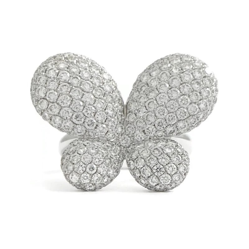Pave Diamond Butterfly Statement Cocktail Ring 18K White Gold, 2.69 CTW: Pave Diamond Butterfly Statement Cocktail Ring 18K White Gold, 2.69 CTW This is a beautiful ring that works for many occasions! Don't hesitate to ask any questions! Diamonds: 214 round brilliant cuts