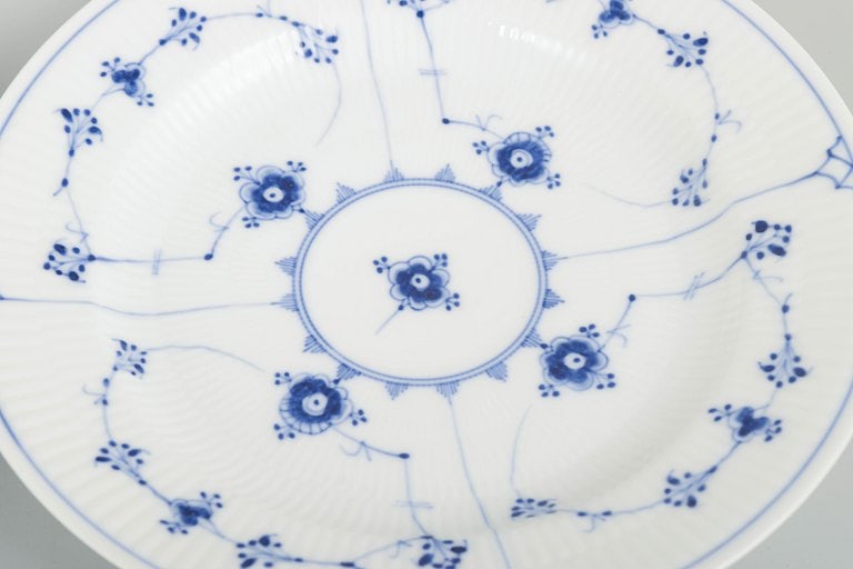 Royal Copenhagen, Denmark. Blue Fluted Plain, set of two porcelain dinner plates with decoration in - 3
