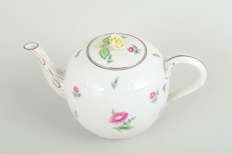 Herend, Hungary. Porcelain teapot with flowers in pink and blue tones with green leaves. Mid-20th - 2
