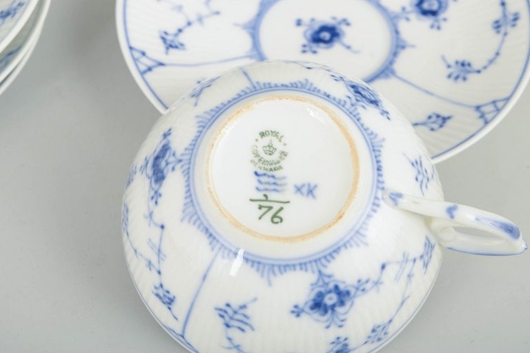 Royal Copenhagen, Denmark. Blue Fluted Plain, set of four porcelain tea cups with decoration in - 4