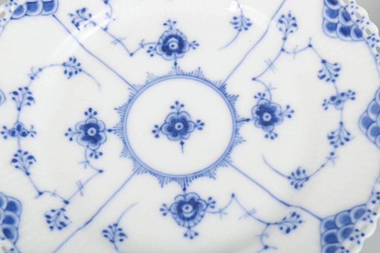 Royal Copenhagen, Denmark. Blue Fluted Full Lace, set of two porcelain salad plates with decoration - 3