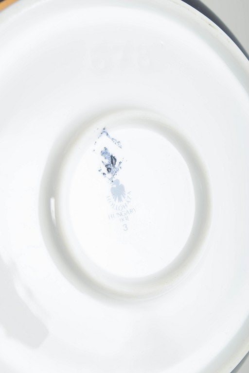 Hollóháza, Hungary. Round lidded bowl in white glazed porcelain with black decorative - 4