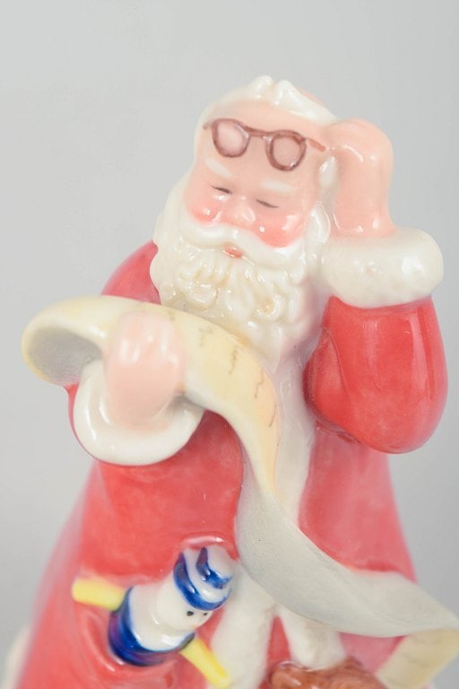 Royal Copenhagen, Denmark. Rare Santa Claus porcelain figurine with teddy bear and toy. Dated 2003. - 2