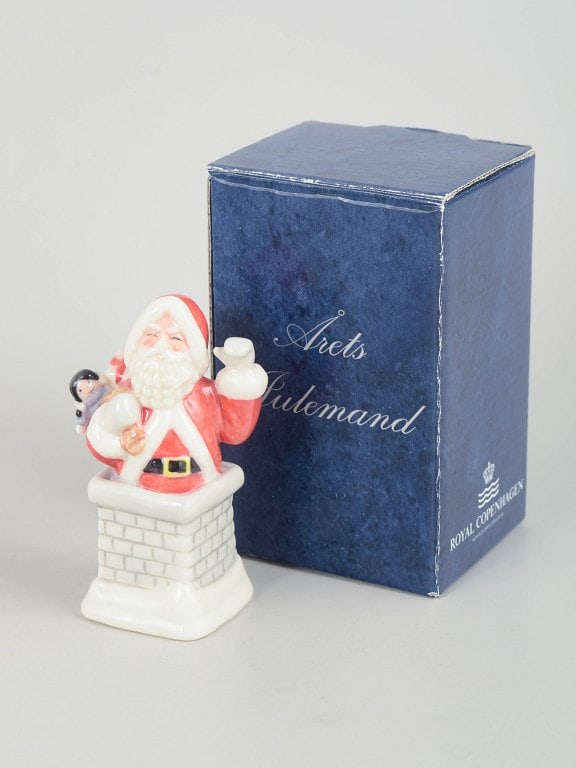 Royal Copenhagen, Denmark. Rare Santa Claus porcelain figurine standing in a chimney holding a small - 5