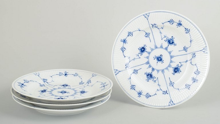 Royal Copenhagen, Denmark. Blue Fluted Plain, set of four porcelain dinner plates with decoration in (1 of 4)