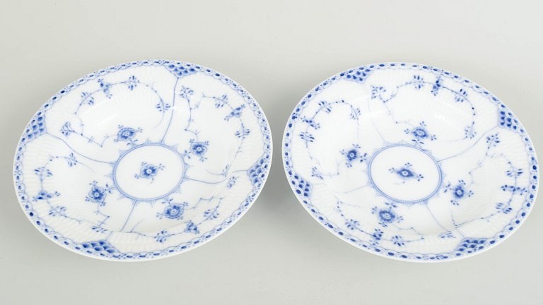 Royal Copenhagen, Denmark. Blue Fluted Half Lace, set of two porcelain deep plates with decoration - 2