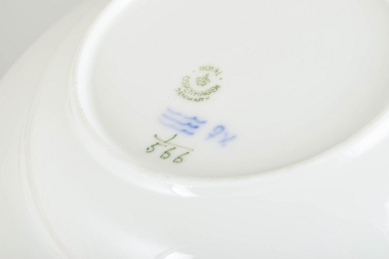 Royal Copenhagen, Denmark. Blue Fluted Half Lace, set of two porcelain deep plates with decoration - 4