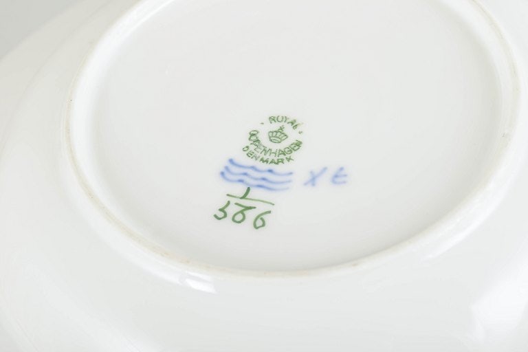 Royal Copenhagen, Denmark. Blue Fluted Half Lace, set of three porcelain deep plates with decoration - 4