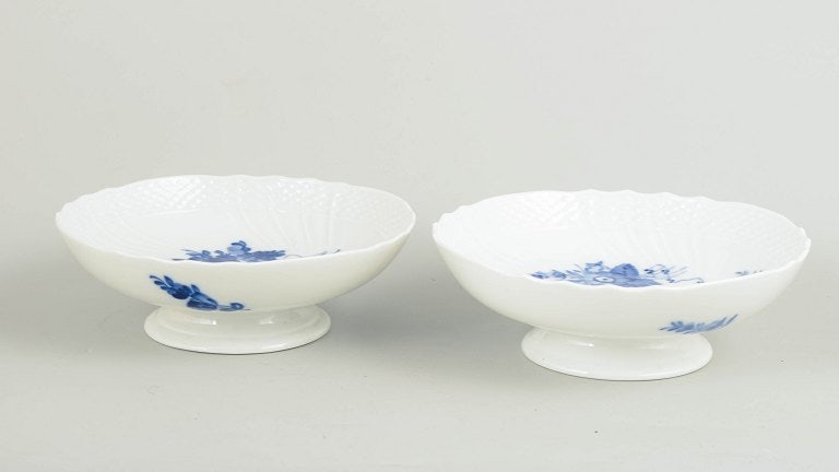 Royal Copenhagen, Denmark. Blue Flower Curved, set of two small porcelain compotes with floral motif (1 of 4)