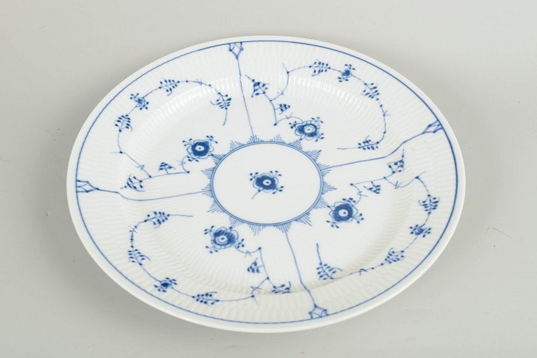 Royal Copenhagen, Denmark. Blue Fluted Plain porcelain dish with decoration in cobalt blue. Approx. - 2