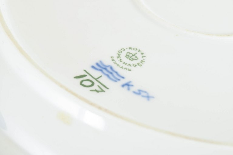 Royal Copenhagen, Denmark. Blue Fluted Plain porcelain dish with decoration in cobalt blue. Approx. - 4