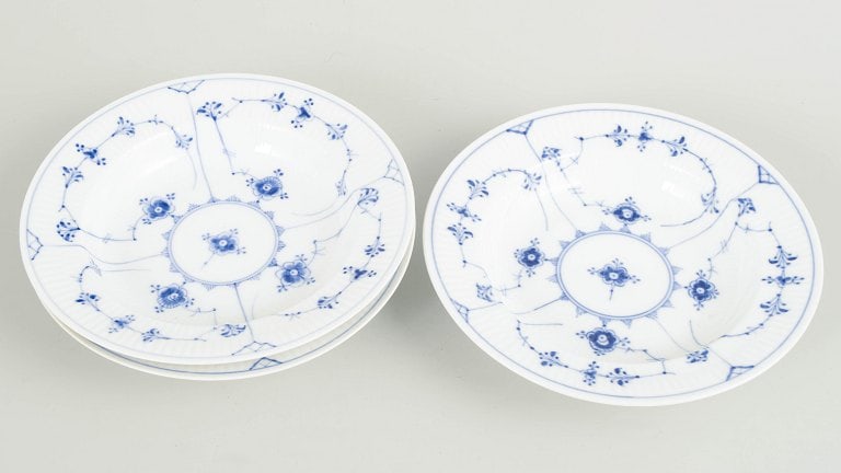 Royal Copenhagen, Denmark. Blue Fluted Plain, set of three porcelain pasta plates with decoration in - 2