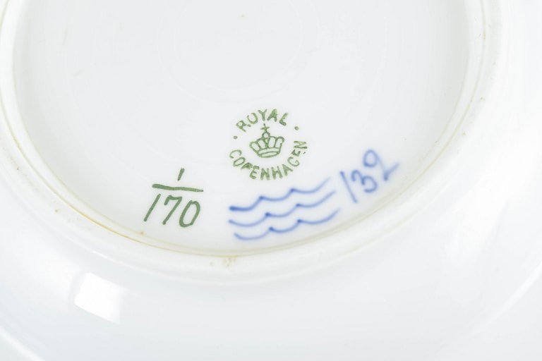 Royal Copenhagen, Denmark. Blue Fluted Plain, set of three porcelain pasta plates with decoration in - 4