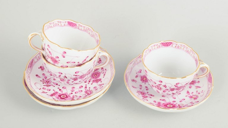 Meissen, Germany. Set of three large porcelain coffee cups with matching saucers with floral - 2