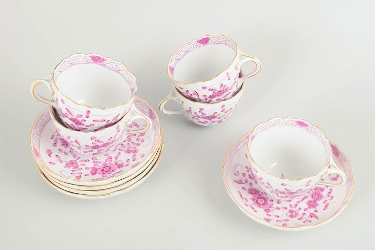 Meissen, Germany. Set of five large porcelain coffee cups with matching saucers with floral - 2