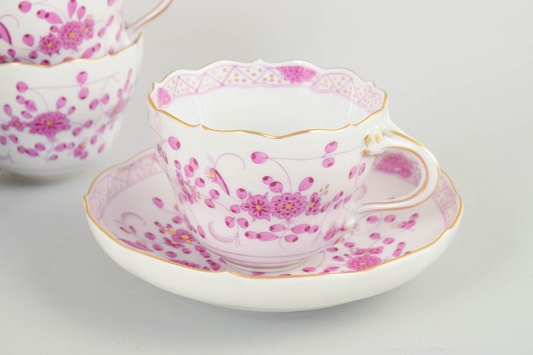 Meissen, Germany. Set of five large porcelain coffee cups with matching saucers with floral - 3