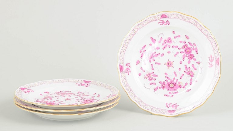 Meissen, Germany. Set of four porcelain "Pink Indian flower" salad plates with gilded rim. Circa (1 of 4)