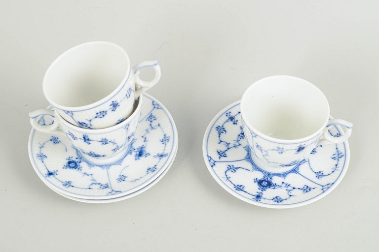 Royal Copenhagen, Denmark. Blue Fluted Plain Set of three porcelain cups with matching saucers with - 2