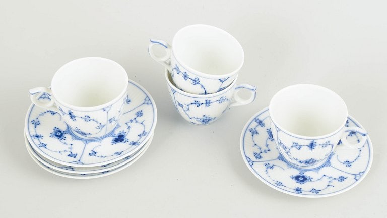 Royal Copenhagen, Denmark. Blue Fluted Plain Set of four porcelain cups with matching saucers with - 2