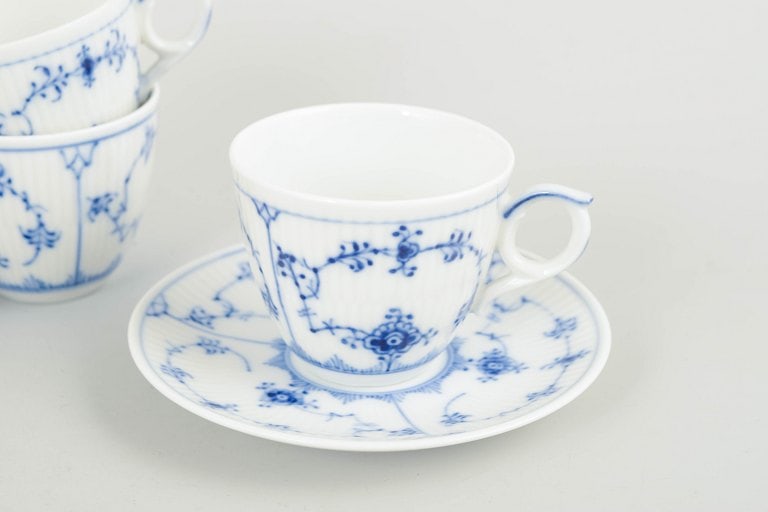Royal Copenhagen, Denmark. Blue Fluted Plain Set of four porcelain cups with matching saucers with - 3