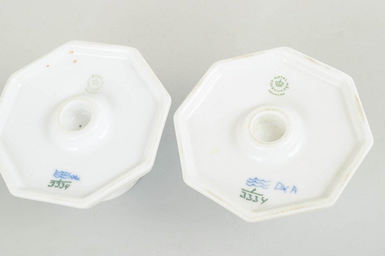 Royal Copenhagen, Denmark. Blue Fluted Half Lace, a pair of porcelain candlesticks with decoration - 4