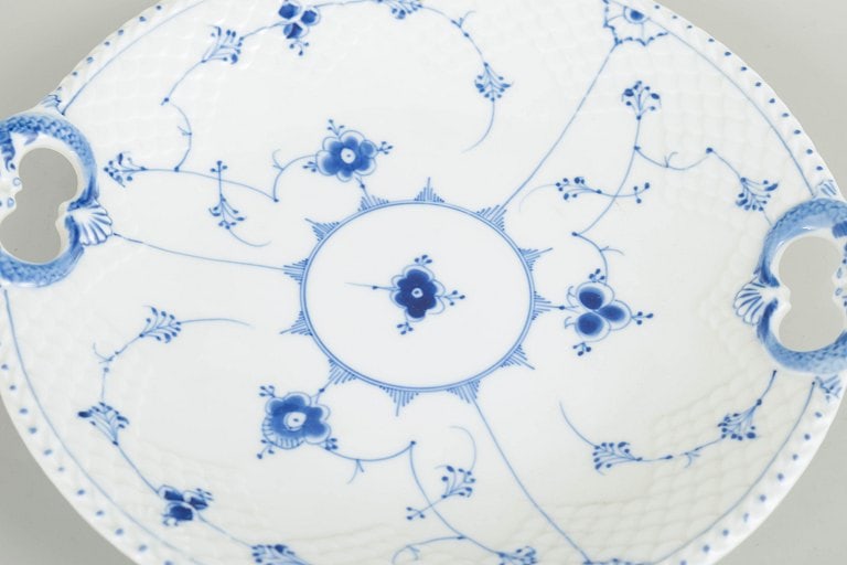 Bing & Grøndahll, Denmark. Blue Fluted round dish with handles with underglaze decoration in - 3