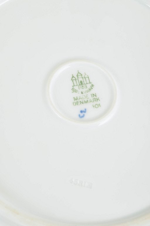 Bing & Grøndahll, Denmark. Blue Fluted round dish with handles with underglaze decoration in - 4