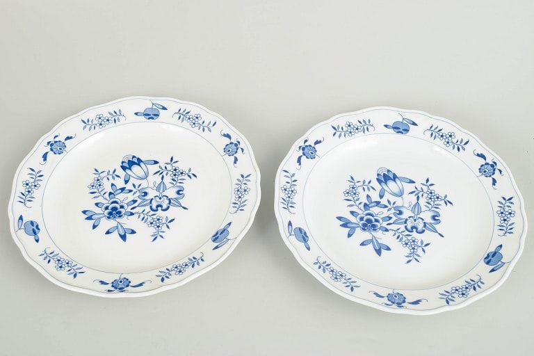 Meissen, Germany. Blue Orchid, two porcelain lunch plates with blue decoration. Approx. 1940s. - 2