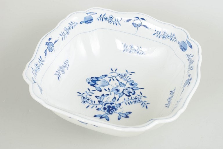 Meissen, Germany. Blue Orchid, large porcelain bowl with blue decoration. Approx. 1940s. - 2