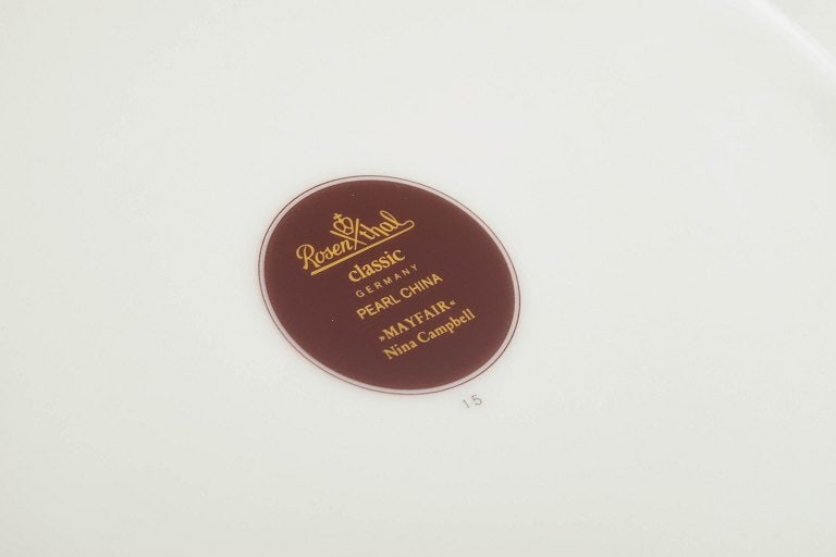 Nina Campbell for Rosenthal, Germany. Set of three porcelain dinner plates with border in green and - 4