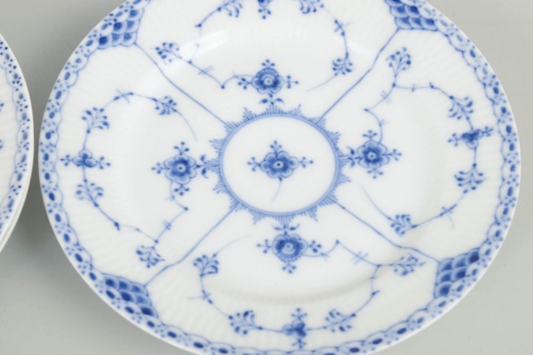 Royal Copenhagen, Denmark. Blue Fluted Half Lace set of three porcelain salad plates with underglaze - 3