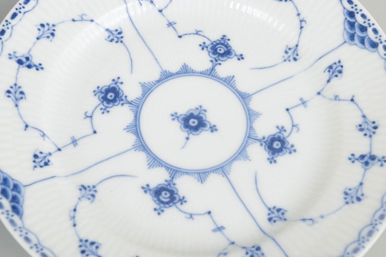 Royal Copenhagen, Denmark. Blue Fluted Half Lace set of four salad plates with underglaze cobalt - 3