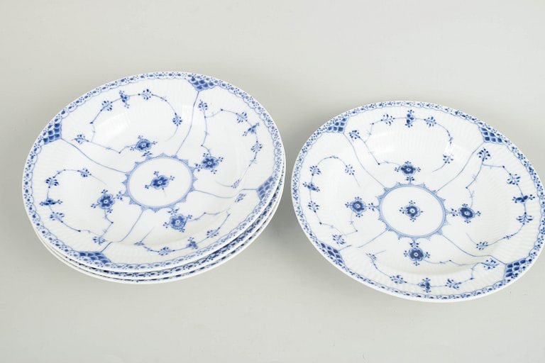 Royal Copenhagen, Denmark. Blue Fluted Half Lace set of four soup plates with underglaze cobalt blue - 2