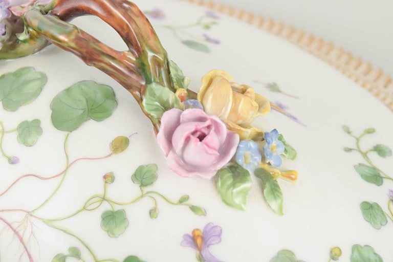 Royal Copenhagen, Denmark. Flora Danica porcelain lidded dish with the botanical motif. Dated 1946. (1 of 9)