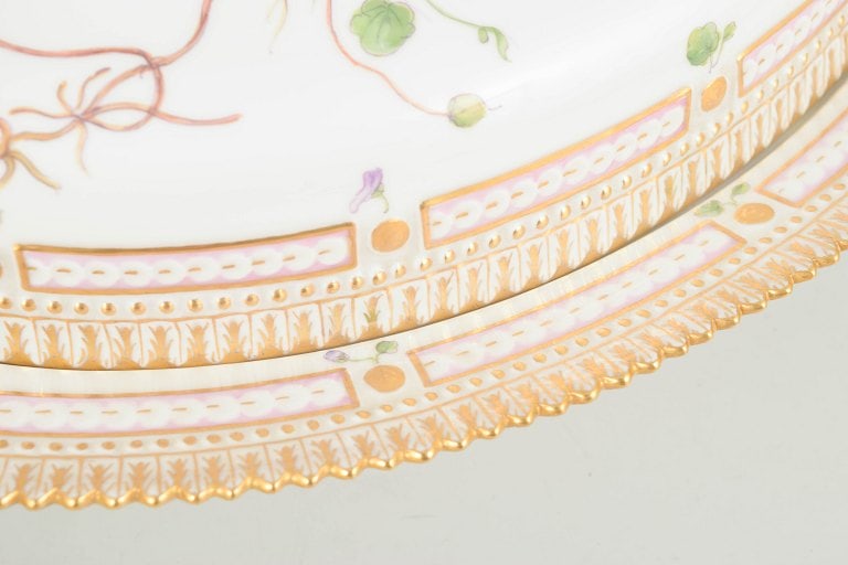 Royal Copenhagen, Denmark. Flora Danica porcelain lidded dish with the botanical motif. Dated 1946. - 5
