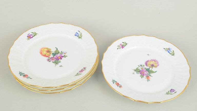 Royal Copenhagen, Denmark. Saxon Flower set of four lunch plates. Approx. 1920s. - 2