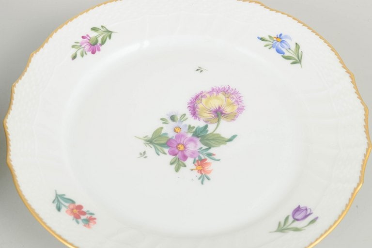 Royal Copenhagen, Denmark. Saxon Flower set of four lunch plates. Approx. 1920s. - 3