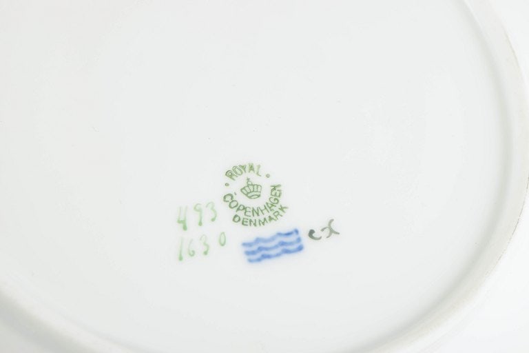 Royal Copenhagen, Denmark. Saxon Flower set of four lunch plates. Approx. 1920s. - 4