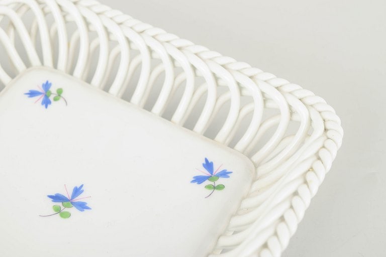 Herend, Hungary. Square porcelain dish with a braided rim and floral motif. Circa 1930s. - 3