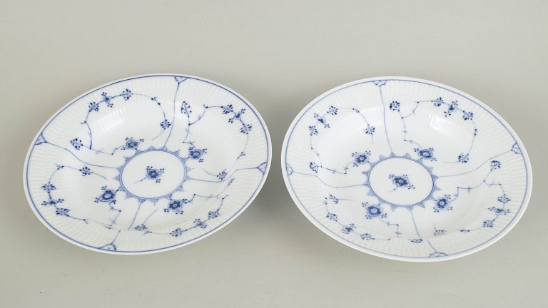 Royal Copenhagen, Denmark. Blue Fluted Plain set of two porcelain soup plates with underglaze cobalt - 2