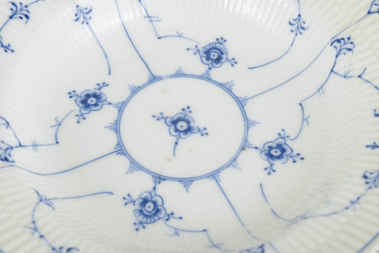 Royal Copenhagen, Denmark. Blue Fluted Plain set of three porcelain soup plates with underglaze - 3