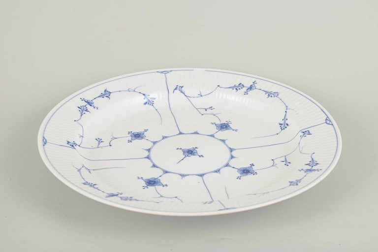 Royal Copenhagen, Denmark. Blue Fluted Plain large round porcelain platter with underglaze cobalt - 2