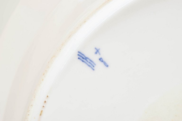 Royal Copenhagen, Denmark. Blue Fluted Plain large round porcelain platter with underglaze cobalt - 4