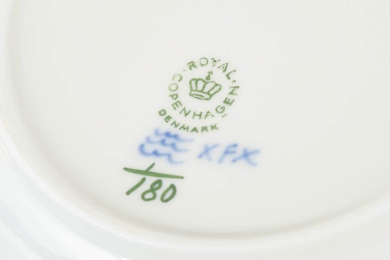 Royal Copenhagen, Denmark. Blue Fluted Plain set of three porcelain cake plates with underglaze - 4
